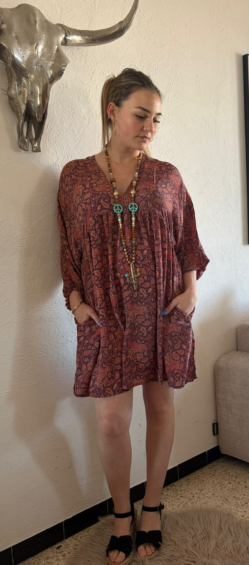 Robe  courte bohème bordeaux portée - style bohème  COACHELLI