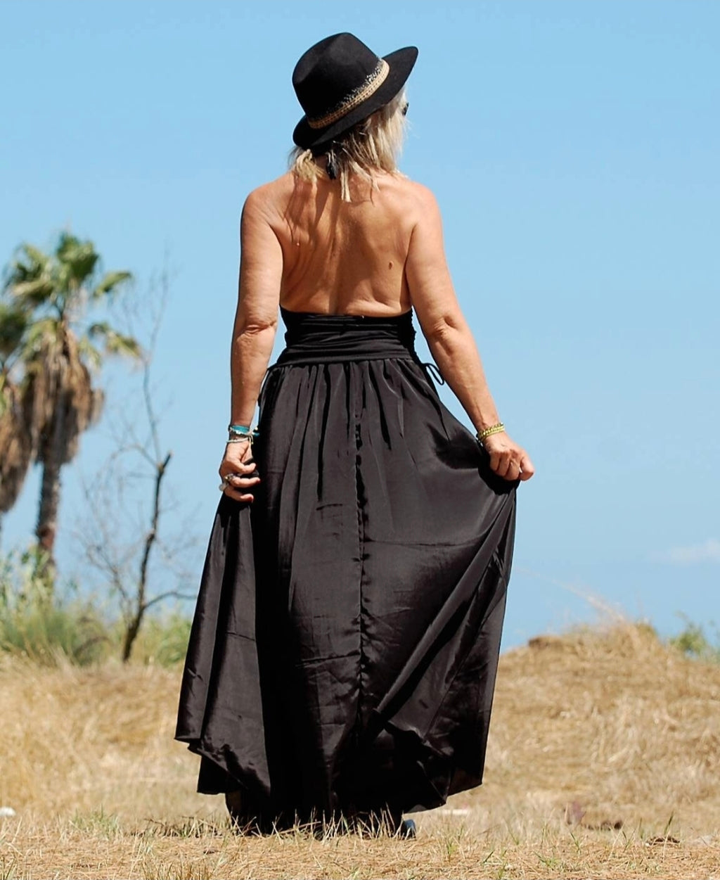  Jupe bohème Chiara noire portée – look estival bohème chic- vue dos 