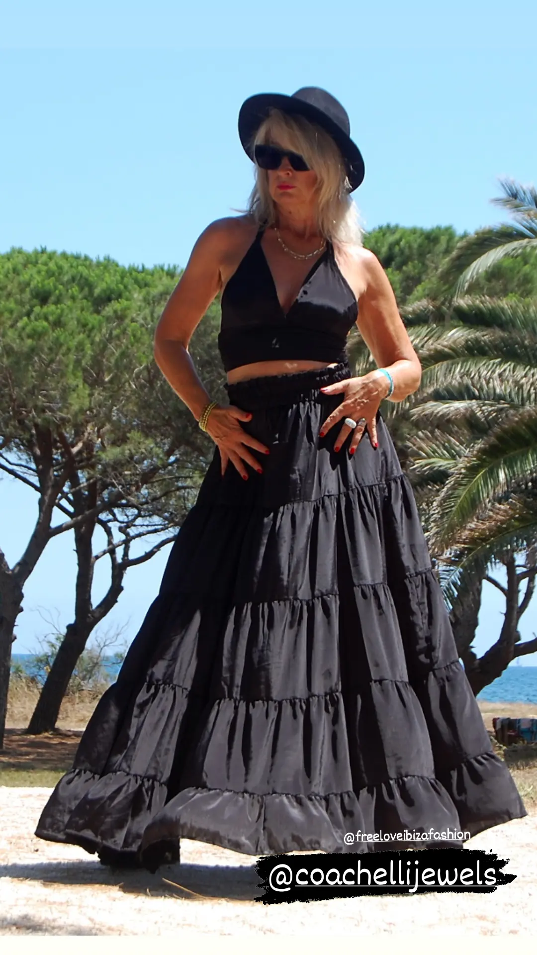  Jupe bohème hippie noire – vue de face
