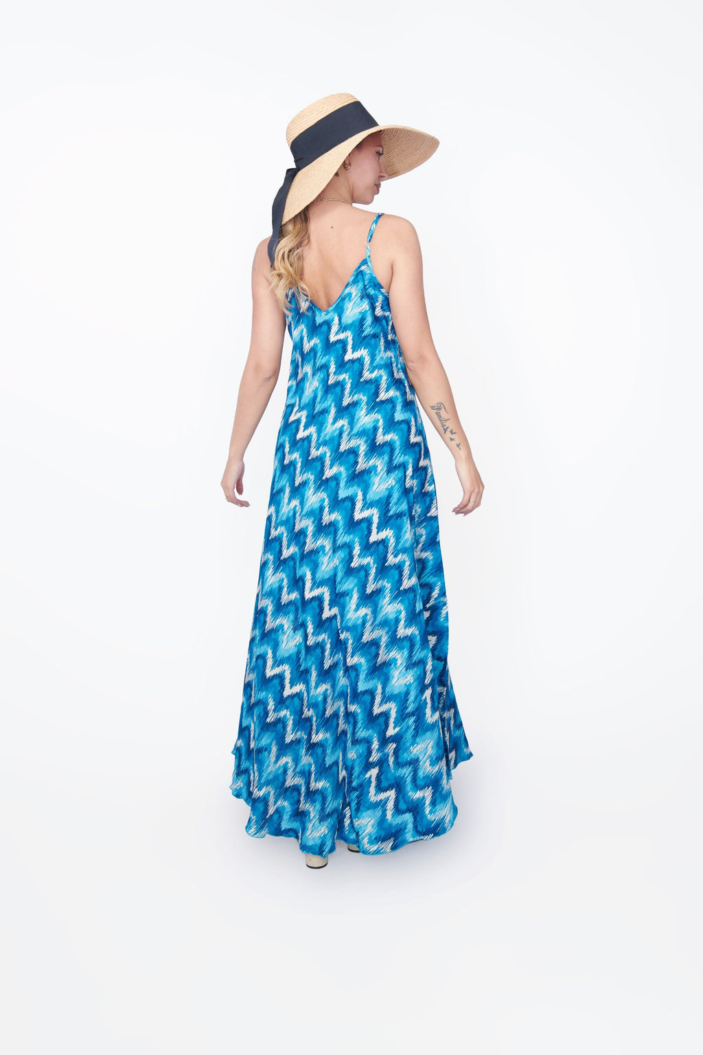 Robe bohème Harmony bleue - silhouette fluide et légère - vue dos -COACHELLI